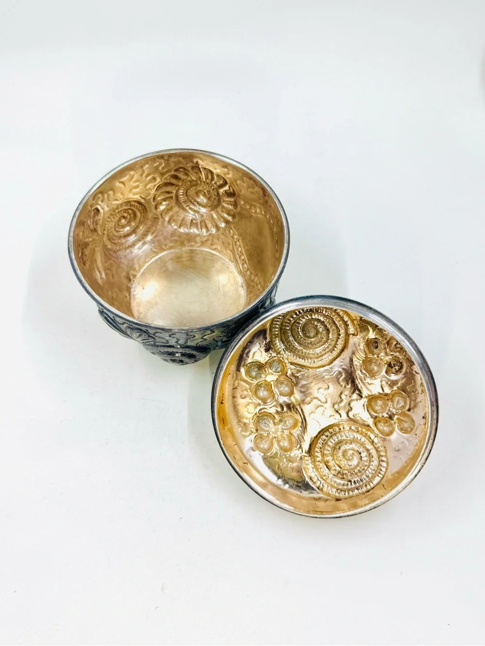 Wilcox Silver Plate Co Antique Victorian Quadruple Plate Tea Caddy Covered Bowl
